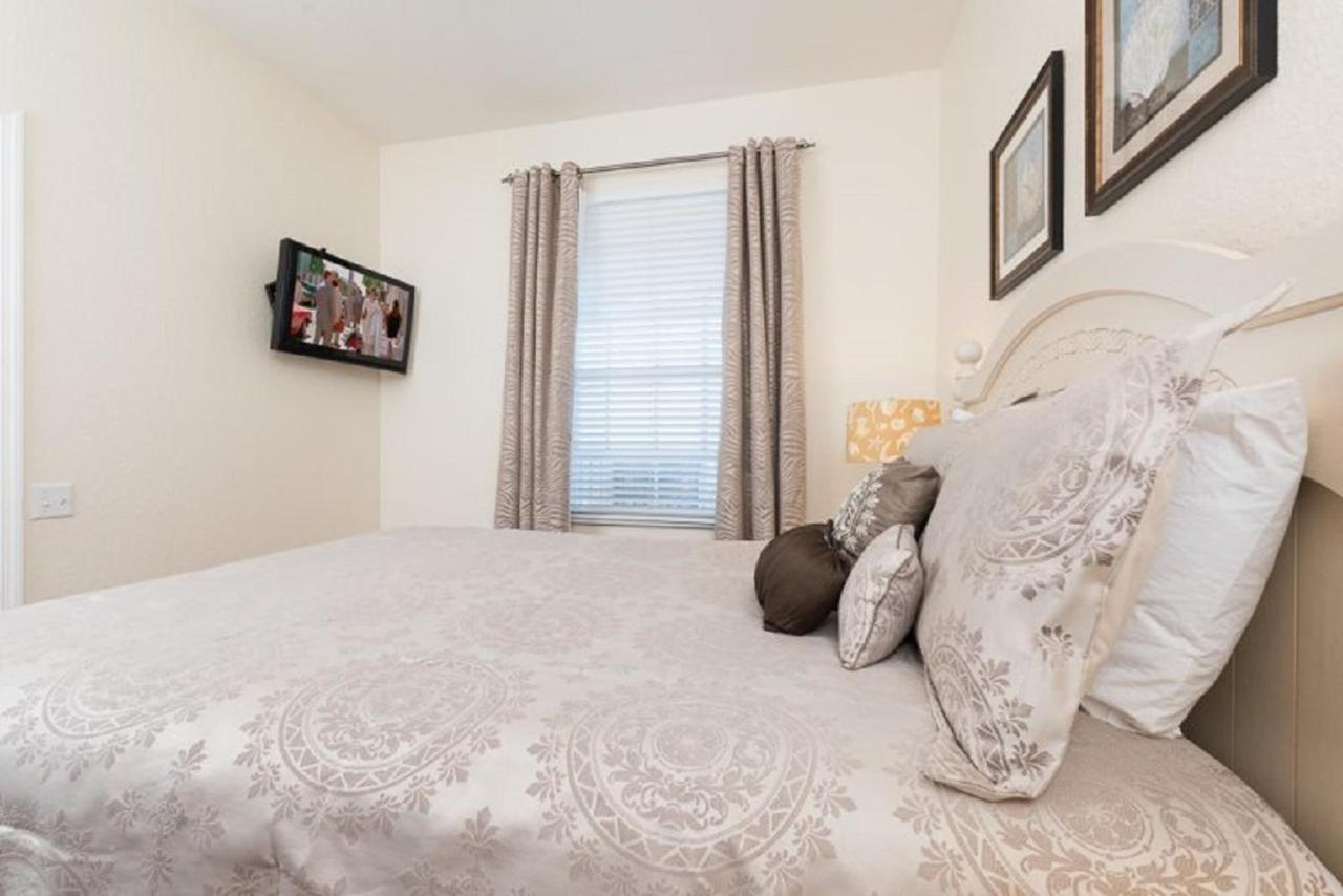 Luxurious Condo - Just 2 Miles From Disney #404 Orlando Kültér fotó