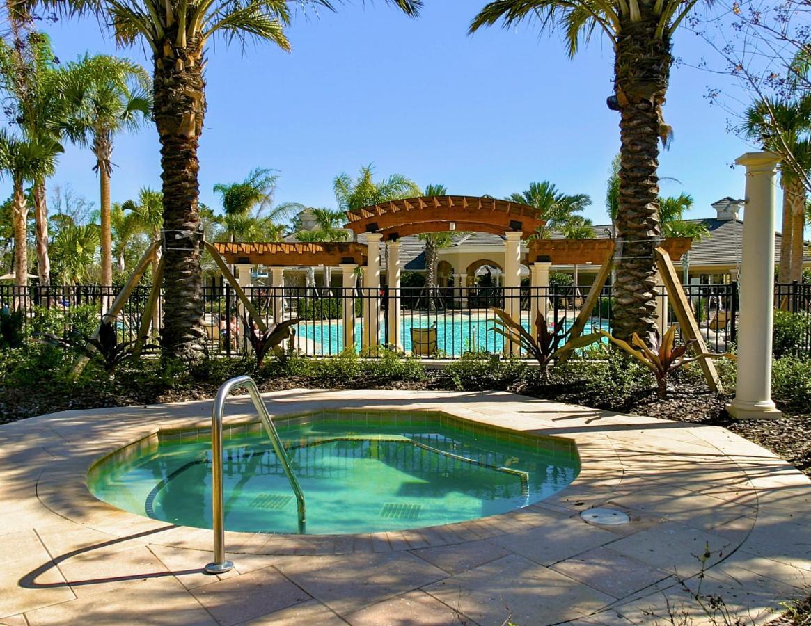 Luxurious Condo - Just 2 Miles From Disney #404 Orlando Kültér fotó