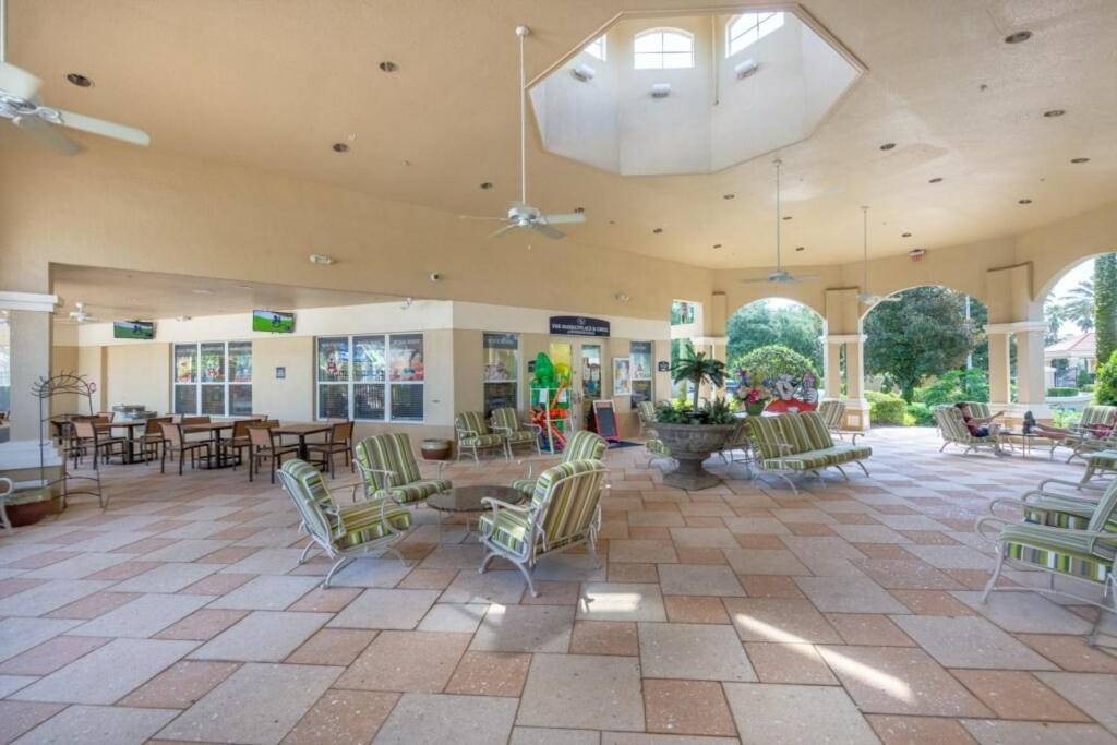 Luxurious Condo - Just 2 Miles From Disney #404 Orlando Kültér fotó